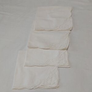 White Lace Table Napkins .Lot Of 4 .Good Condition